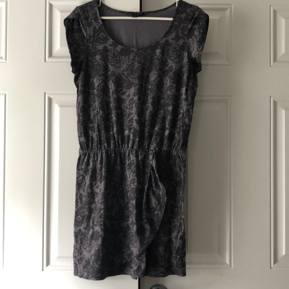 Women’s Banana Republic pullover dress